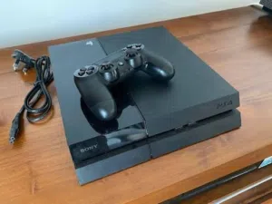 سوني 4 فات مستعمل  معاه3دسكات و يد عيب واحد و تصليحته رخيصه لاقط لاشاره ضعيفه شوي