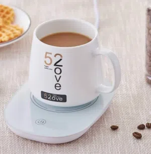 كوب بقاعدة تسخين مع غطاء ومعلقه بشكل عصري