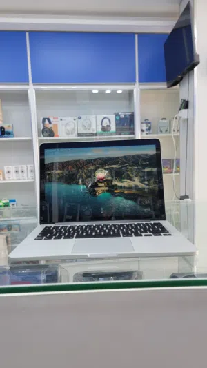 ماك بوك برو 2015  كور i5  رام 8 مساحتو 128