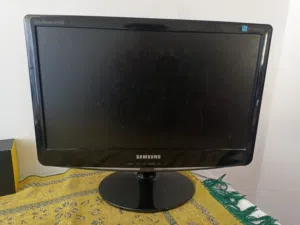 شاشة SAMSUNG +  دي في دي SONY
