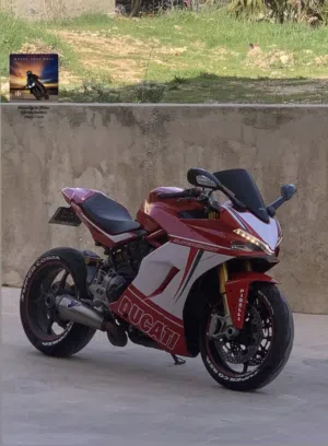 Ducati supersport 950s