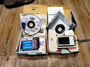 DSLR Cameras . Canon . Used2