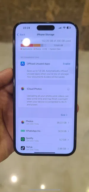 iPhone 15 Pro Max  Battery health 83%  Storage 256GB