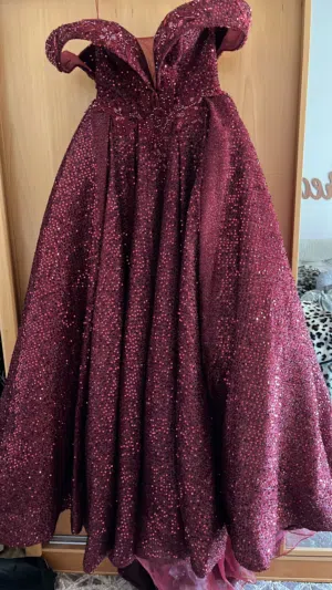 بدلة فستان خطبة خمري (برجندي)