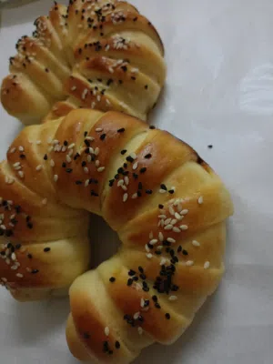 فطائر محشوة بمعجون التمر