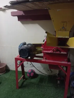 مكينة فرم الحشائش