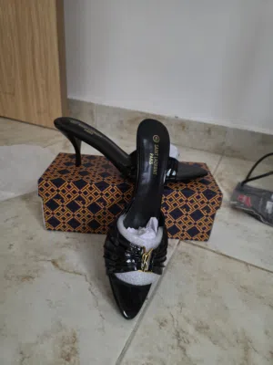 حداء كعب للبيع