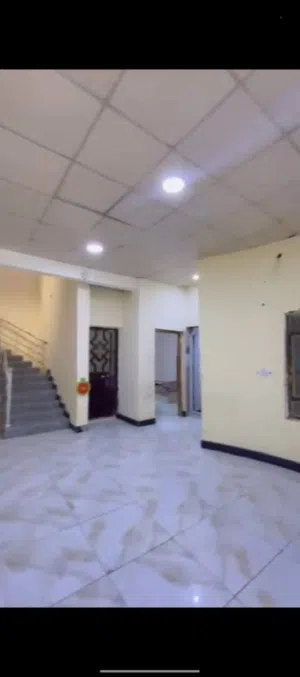 بيت للايجار تحت الجسر الايطالي طابق الاول يتكون من غرفه وصالتين وصحيات  للاستفسار