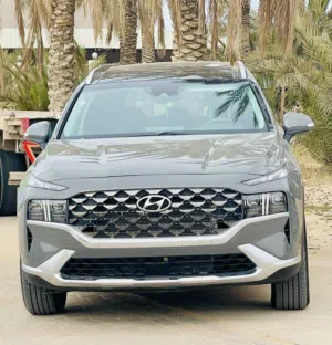 هيونداي سانتفي 2022 لون اسمنتي