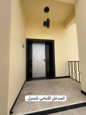 منزل للبيع طابقين يبعد عن الشارع العام كيلو ونصف متر تقريبا