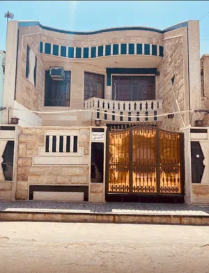 السلام عليكم بيت سكني في منطقه العلاوي شارع قرب شارع 6 يصلح فرصه تجاريه للاستثنار لانه بالقرب من صنا