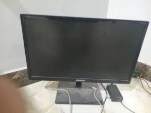 Samsung monitors for sale  in Basra