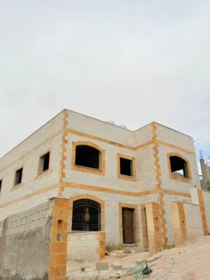 بيت طابقين للبيع في ضاحيه المدينه المنوره