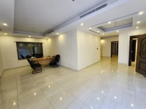 شقة فارغة للبيع في دير غبار ref : 14243
