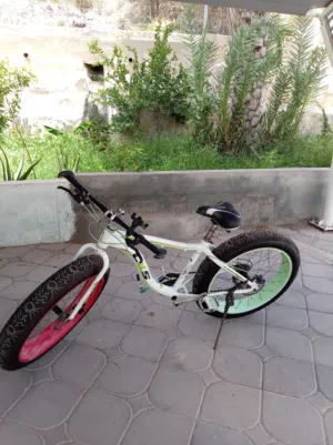 دراجه هوائيه بحاله ممتازه جدا للطرق الوعره
