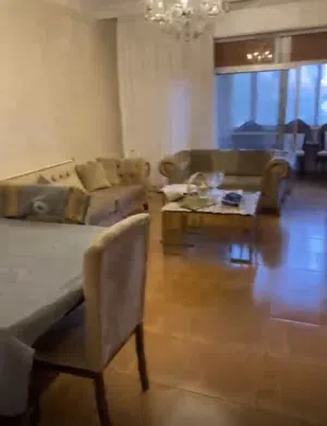 شقة مفروشة بالجبيهه ارضية مع بلكون و حديقة