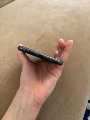 ايفون 11 برو ماكس للبيع