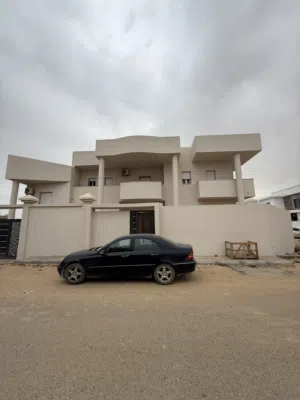 350 m2 3 Bedrooms Villa for Rent in Tripoli Al-Serraj