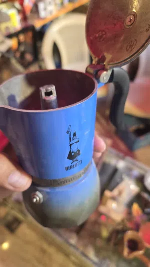 صانعة القهوة الكلاسيكية (Moka Pot