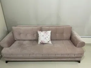 كنبة سرير نظيفة جدا للبيع / sofa bed for sale
