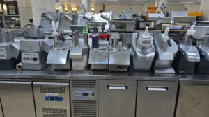 بيع معدات مطاعم وكفيهات ومخابز مستعمله شبه جديد  مضمونه بضاعه اوربيه فاخره