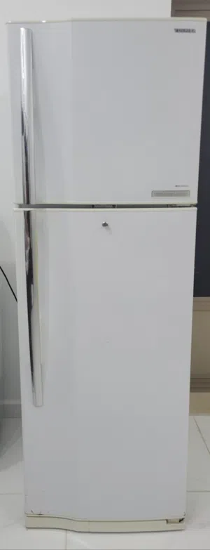 ثلاجه توشيبا بحاله ممتازه