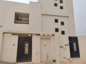 منزل دورين للبيع ما بين الكريمية وطريق المطار