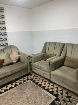 كنب فخم بحاله ممتازه