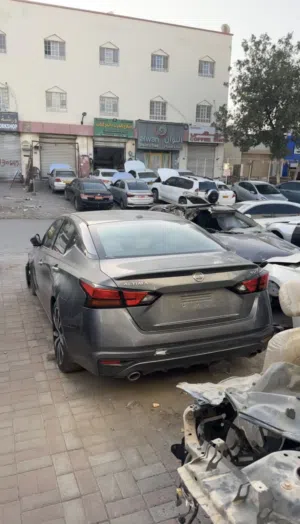 تتوفر قطع غيار التيما 2020 فورويل و كامري 2017 Altima 2020 awd and camry 2017