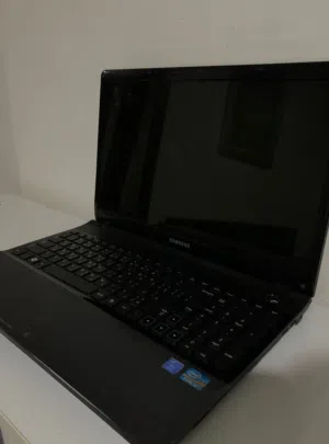 لابتوب سامسونج core i3 استعمال شخصي للدراسه