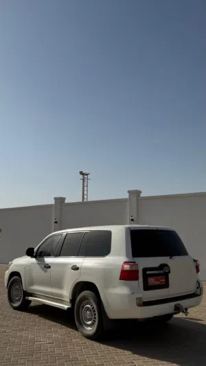 Toyota . Land Cruiser . 2015 . Used1