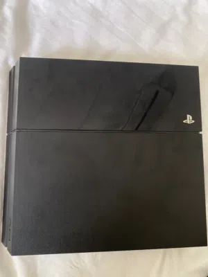 للبيع بلاستيشن 4