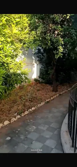 4 Bedrooms . One Bathroom . 140 m23