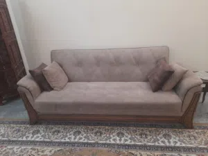 اني مشتريته ب1900دولار وسعر البيع مليون و100