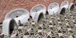 مغاسل بحالة ممتازة