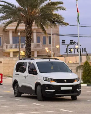 بيجو ريفتر 2023