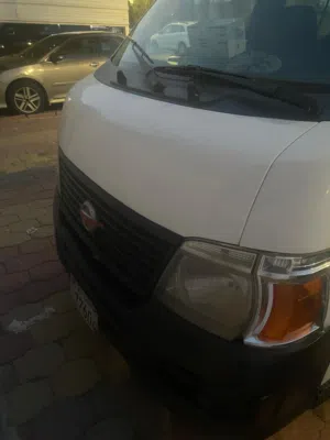باص نيسان 2010