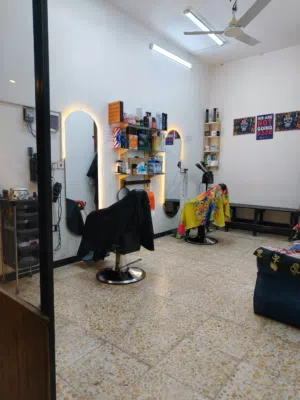صالون حلاقة رجالي للبيع بسعر مناسب
