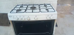 فرن غاز نوع هاي لايف بحاله ممتازه