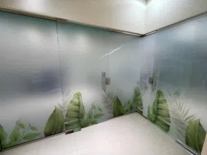 Signboards, Stickers, Frosted and Films & Full Signage Services : لوحات إعلانية، استيكرات، زجاج مضلل