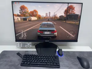 بيسي ألعاب نظيف مع شاشة 180Hz وملحقات كاملة للبيع