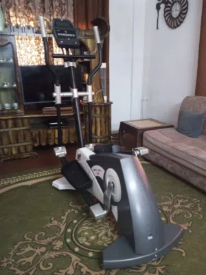 للبيع كروس كهربائي اسباني بلد المنشأ ماركة BH FITNESS فخم جدآ