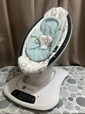 للبيع  كرسي هزاز 4moms