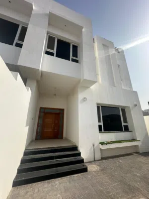 420 m2 5 Bedrooms Villa for Rent in Muscat Al Khoud