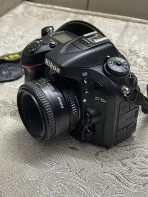 كاميرا نيكون D7100 وعدستين