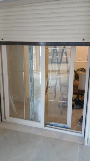 باب Pvc لون بيج دبل زجاج كامل بسارينتي والصندوق للبيع
