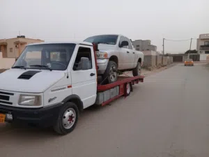 ساحبة لنقل سيارات داخل وخارج طرابلس خدمات 24