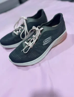 Skechers, original, new حذاء جديد  Size 38 Look very nice