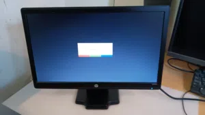 20.7 HP monitors for sale  in Farwaniya