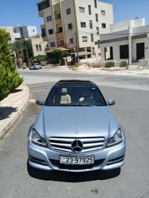 مرسيدس بنز C200 2013 للبيع بداعي السفر سياره مالك واحد سياره بحالة زيرو ما شاءالله للبيع بسعر مغري